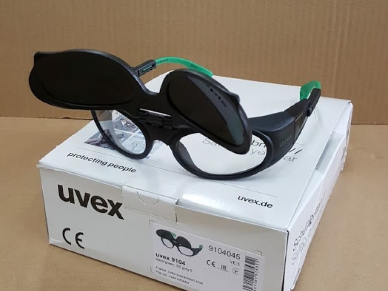 UVEX 9104-045 flip-up welding eyewear